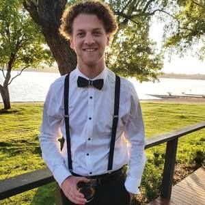 Meet your Posher, Elliot